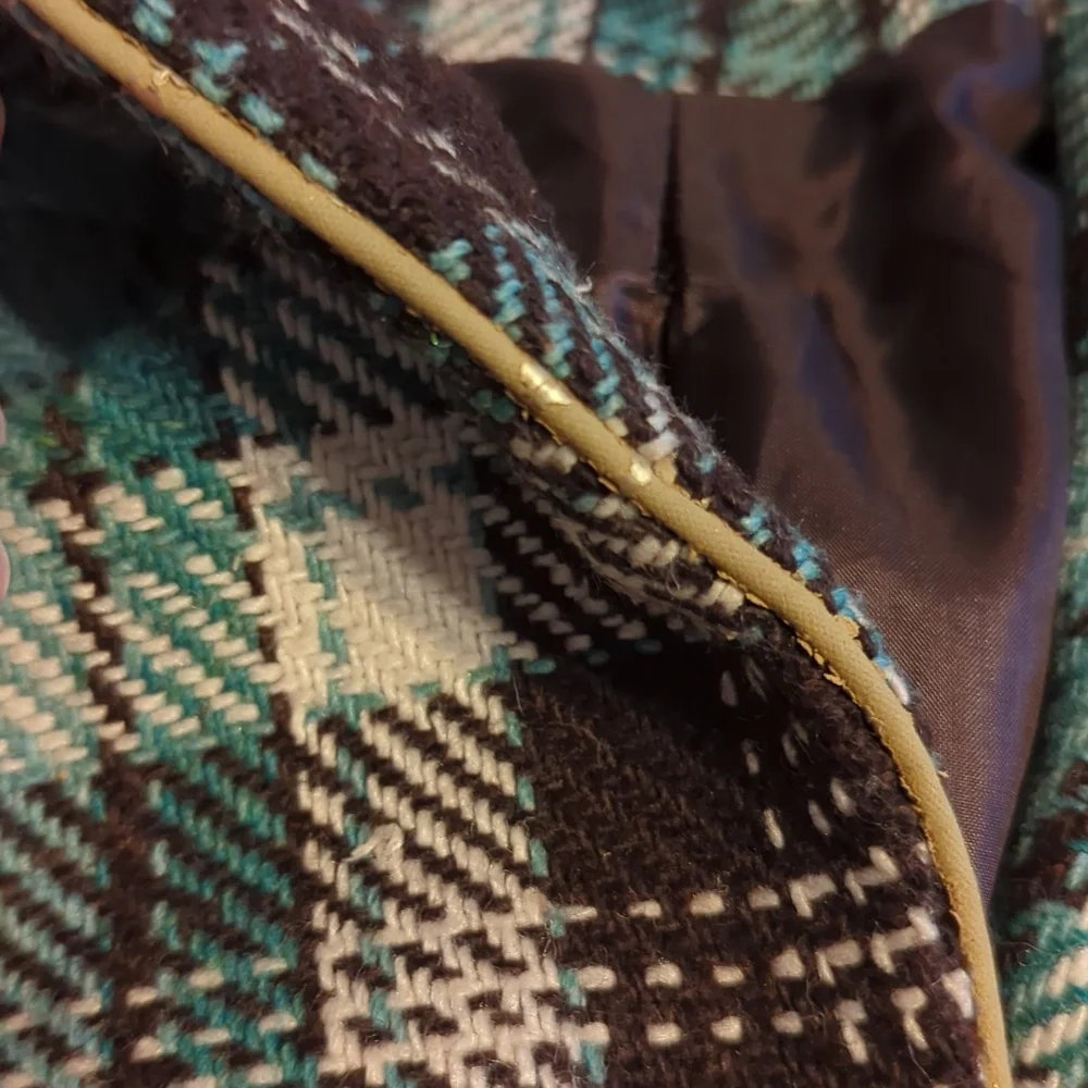 LAST CALL! Coco & Tashi Plaid Women's Jacket with Embroidered Crest - Picture 13 of 14